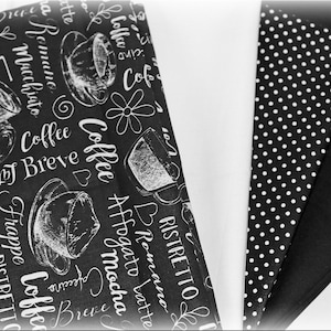 Può includere: Tessuto nero e bianco a tema caffè. Il tessuto presenta diverse bevande al caffè e i loro nomi, tra cui Latte, Macchiato, Breve e Affogato. Il tessuto è perfetto per progetti di artigianato, come il quilting, la cucitura e lo scrapbooking.
