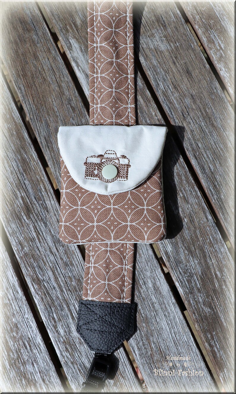Camera strap with fancy retro print for DSLR or system camera