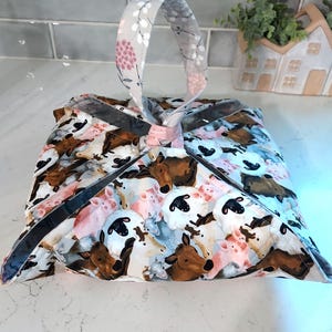 Sweet Farm Animals Pie Carrier, Insulated Food Tote, Casserole Carrier, Reversible Cotton  Food Carrier, Gift Ideas for Her, Baking Gift