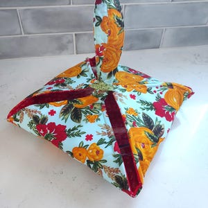 Pretty Floral Pie Carrier, Food Carriers, Insulated Food Totes, Church Suppers, Pretty Gifts for Her, Gift for New Mom, Hostess Gift Ideas