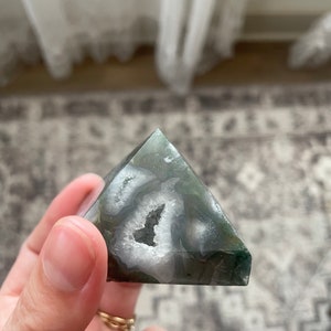 Moss agate pyramid