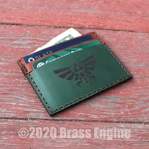 Cartera con tarjetero de cuero Legend of Zelda - Cuero grabado hecho a mano - Green Tan LoZ Triforce