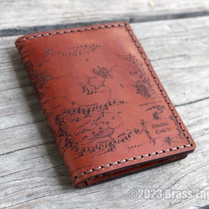 Cartera con tarjetero plegable con mapa de la Tierra Media - Cuero de grano completo cosido a mano - Elección de colores ESDLA El Hobbit Tolkien - Minimalista personalizado
