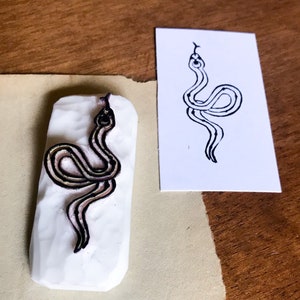 Mystische Schlange Stempel für Reptilien Liebhaber, ausgeflipptes Ornament zum Stempeln, Giftige Schlange Verzierung, Geschenk für Mondkind