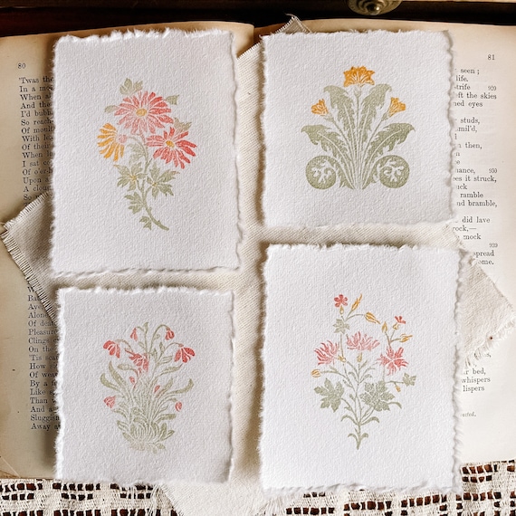 Small vintage flowers print set, wildflower wall art for housewarming party