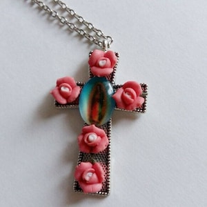 Collana della Vergine di Guadalupe, Croce della Madonna di Guadalupe, Pendente iconico della Vergine Maria, Pendente blu e rosso, Collana a catena della Vergine Maria