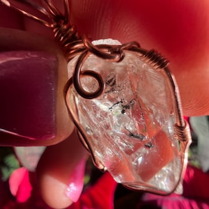 Enhydro Quartz with real water bubble