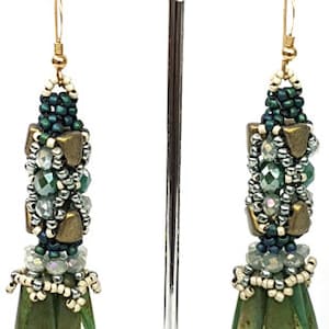 Tutorial beaded earrings, Earrings beaded tutorial, Beading patterns pdf, Beadweaving patterns, Step by step  beading, &quot;Yodag&quot; earrings,