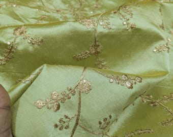 Broderat tyg Grönt guld broderi Lyxigt designertyg Bröllopstyg Lehenga klänningstyg Blommigt broderityg på metervara