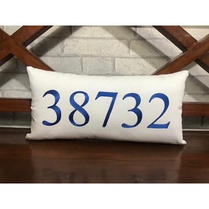 Lendenkissen, Postleitzahlenkissen, Wohnkultur, Hochzeitsgeschenk, Verlobungsgeschenk, Einweihungsgeschenk, personalisierte Geschenke, Monogrammkissen