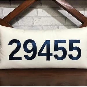 Lendenkissen, Postleitzahlenkissen, Wohnkultur, Hochzeitsgeschenk, Verlobungsgeschenk, Einweihungsgeschenk, personalisierte Geschenke, Monogrammkissen