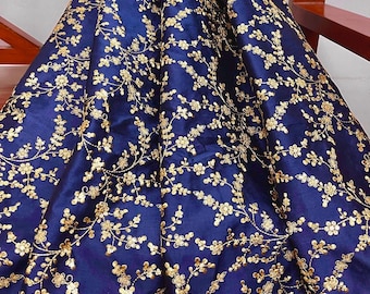 Geborduurde stof, bruidsstof voor Indiase trouwjurken, blauw-gouden borduurwerk, bruidsstof, woondecoratie, meubelbekleding, geborduurde stof op maat gesneden.