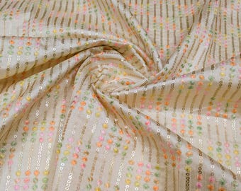 Elfenbensfärgat broderat tyg Brudklänning Handgjort broderimönster Trådbroderi Guldfärgat tyg Haute couture Tyg på metervara