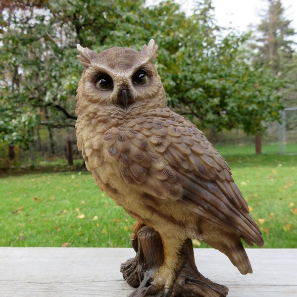 Screech Owl Figurine on Tree Stump Home Garden Decoration Resin 6.75 in. H. Owl Lovers Yard Ornament Home Decor Collectors Bird Enthusiast