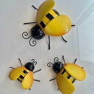 Metal Honey Bee Set of 3 Ornaments , Wall Home Garden Decor  Bee Lovers Largest one is   in. / Yard Decoration , Shelf, Table Decoration