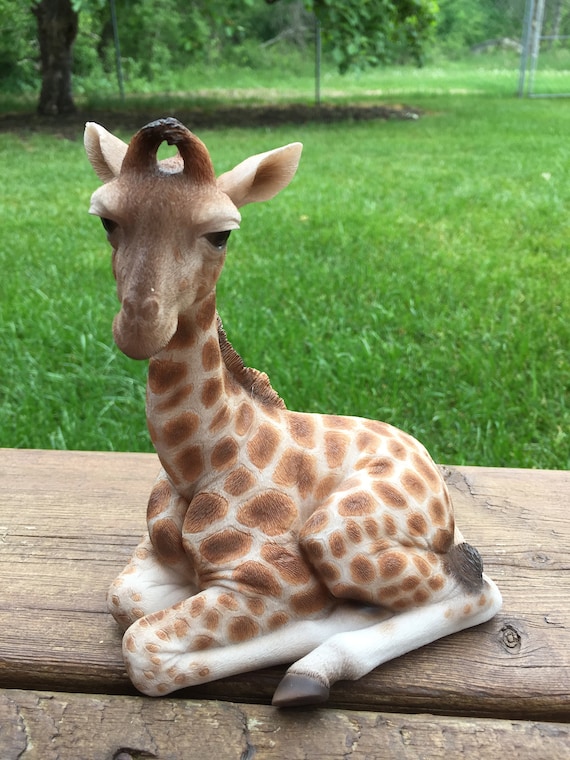 Giraffe Sitting Figurine Resin Ornament, Home Statue, African Savanna Long  Necked Animal, Elegant Animal , Giraffes 7 Inches H. 