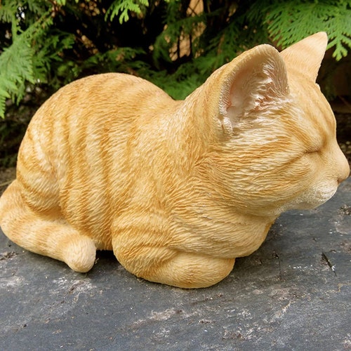 Life Like Figurine Statue Home NEW Sleeping Orange Tabby Cat Figurine Garden 
