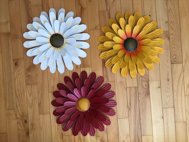 Rustic 3D Metal Wall Flowers/ Set of Three/ Garden Home. Etsy