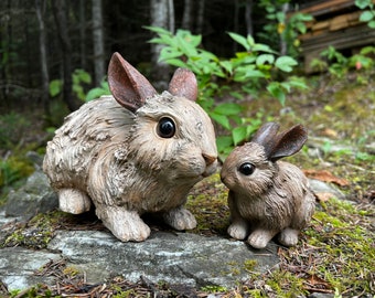 2 Rabbits Woodland Bunny Figurines, Garden Statues Resin, Yard Ornaments Lawn Decor Garden Decorations Driftwood Look Resin Rustic Rabbits