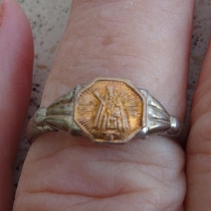 Religiöses antikes Silbergold (MARKED) französischer religiöser katholischer Ring Schmuck der Heiligen Jungfrau Maria.  (Z 19a)