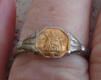 Bague religieuse ancienne 2025