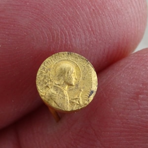 Religious antique French gold plated catholic pin plaque token medal pendant of Saint Joan of Arc  Jeanne d&#39;Arc with sword.  ( Z 16  )