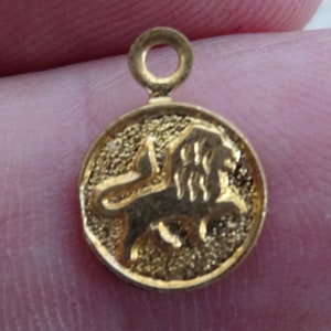Vintage vermeil gold plated Zodiac constellation medal pendant charm medallion sign of LEO. ( lion ) D 8