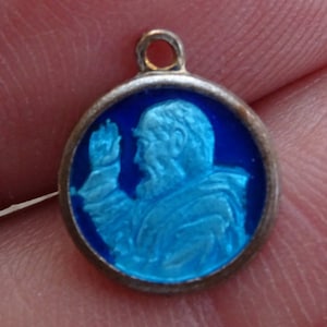 Religious silver plated enameled catholic medal pendant charm medallion of Father Padre Saint Pio and his Stimata and Holy Mary. M 26