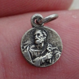 Religious French catholic silvered medal pendant Holy charm medallion of Saint Peter Saint Petrus.  (  5 )