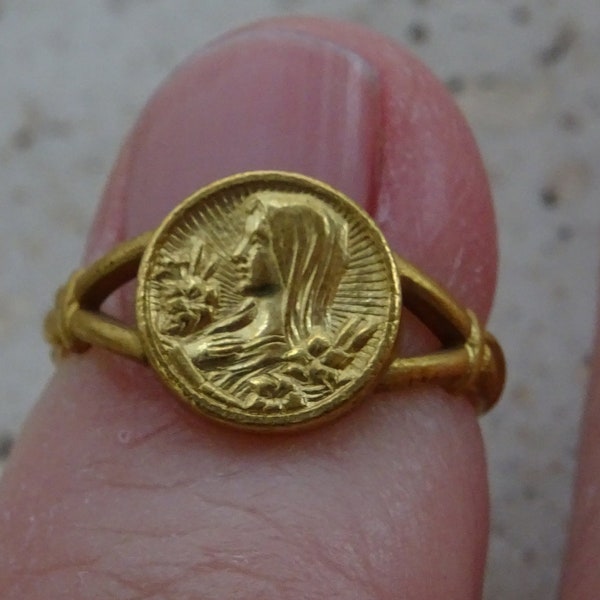 Religious antique vermeil gold plated ( MARKED )  French religious catholic ring of Holy Virgin Mary.  (  C 6  )