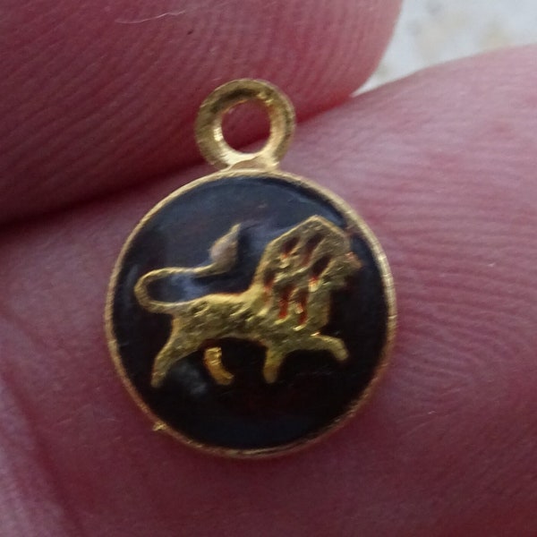 Vintage vermeil gold plated enameled Zodiac constellation medal pendant charm medallion sign of LEO. ( lion ) D 10