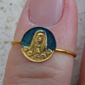 Religious antique vermeil gold plated ( MARKED )  French religious catholic ring of Holy Virgin Mary.  (  O 7 )