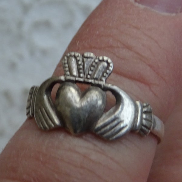 Claddagh Ring - Etsy