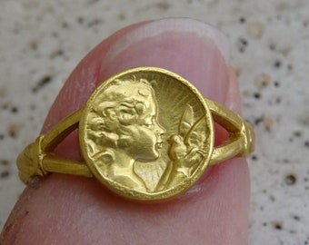 Religious antique vermeil gold plated French catholic Christian Catholic ring of a Child with a dove pigeon. ( 1 )
