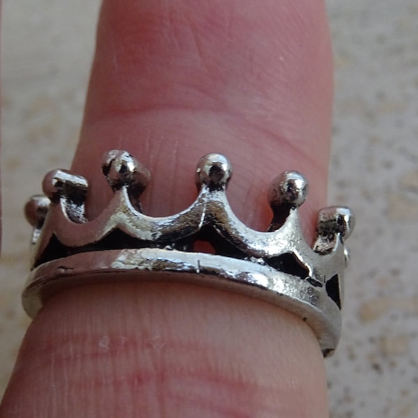 Français bague plaquée argent avec couronne.  ( Un 15 )