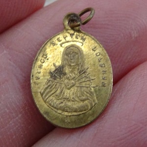 Religious French copper catholic medal pendant medallion charm with Holy Virgin Mary of Sorrows and Holy Christ and Veil of Veronica. M 18