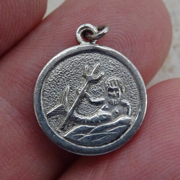 Vintage silvered Zodiac constellation medal charm medallion pendant sign of Aquarius. ( waterman ) B 10