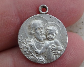 Religious French silver plated catholic medal pendant Holy charm medallion of Saint Joseph.  ( 2 s )