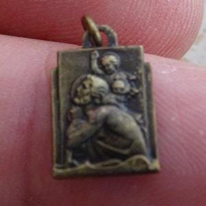 Religious antique French catholic silvered medal pendant medaillon holy charm of Holy Christopher, Christophorus, Travellers medal. ( H 25 )
