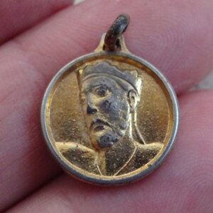 Religious antique vermeil gold plated catholic medal pendant Holy charm medallion of Holy Christ Holy Cross of Tancremont. (  9 d  )