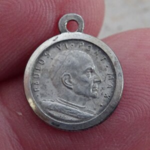 Religiöses Silber (GESCHILDERt) katholischer VatikanMedaillon Medallion von Papst Paul VI Papa Paolo VI Souvenir der Roma.  ( a 12 )