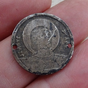 Religious antique French silver plated catholic plaque medal of Saint Joan of Arc  Jeanne d&#39;Arc.  ( 11 a )