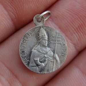 Religious antique silvered catholic medal pendant medaillon Holy charm medallion of Saint Cornelius Corneille. (  M 2 )
