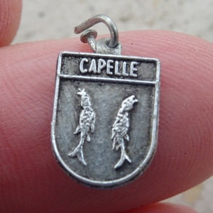 Vintage metal medal pendant medallion charm souvenir of Capelle. ( C 7 )
