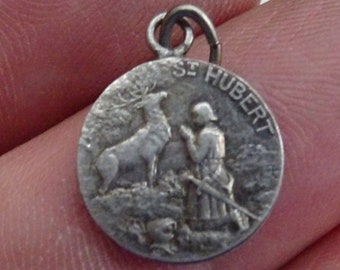 Religious antique silver plated catholic medal pendant charm medallion of Saint Hubert and the deer. (  2 )