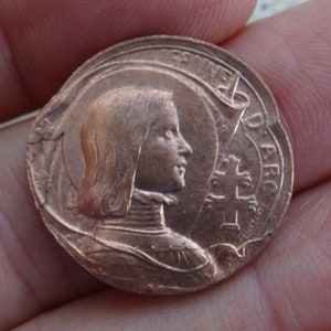 Religious antique French brass catholic plaque statue of Saint Joan of Arc  Jeanne d&#39;Arc with cross Lorraine.  ( 12 )