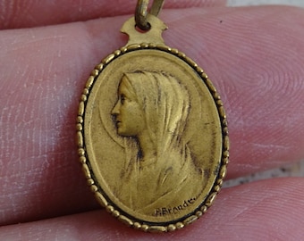 Religious antique vermeil gold plated catholic medal pendant Holy charm medallion of Holy Mary Our Lady of Notre Dame of Lourdes. ( 6 T )