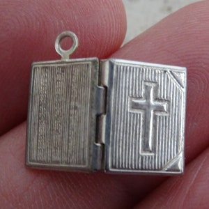 Religious vintage silver plated slider locket pendant charm medal medallion with cross crucifix.  ( P 24 )
