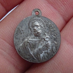 Religious catholic silvered medal pendant medallion Holy charm of Saint Peter and Pope Pius XII.  (  5 A  )