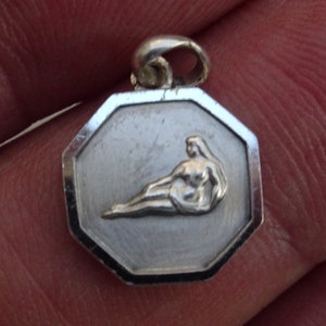 Vintage silver ( MARKED ) Zodiac constellation medal charm medallion pendant sign of Aquarius. ( waterman ) 19 A
